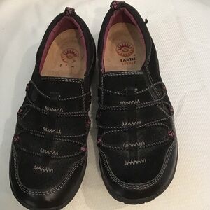 Earth Spirit Black and Pink Slip-On Shoes